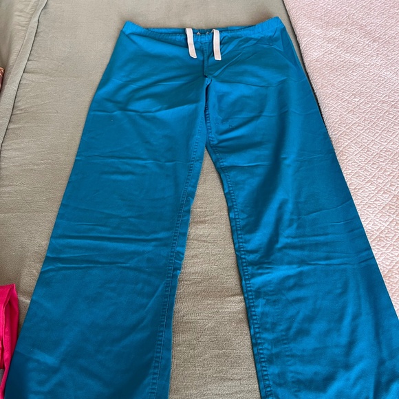 Landau and Izzy Scrub Pants - Picture 1 of 10
